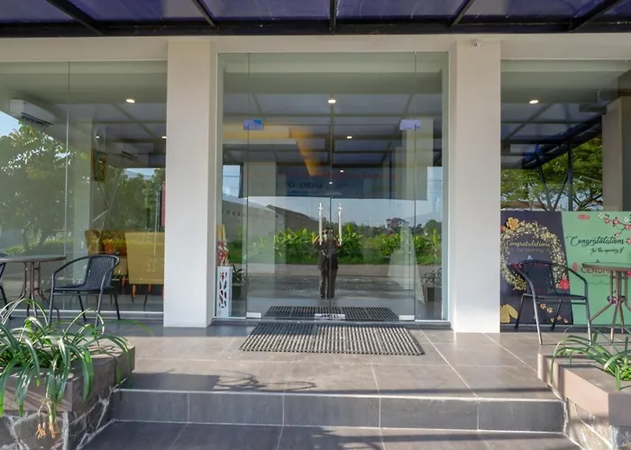 Reddoorz Plus Near Solo BaruHotel di Solo